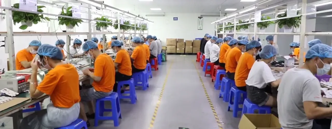 CYNRIN smart eyewear assembly line and quality inspection workshop